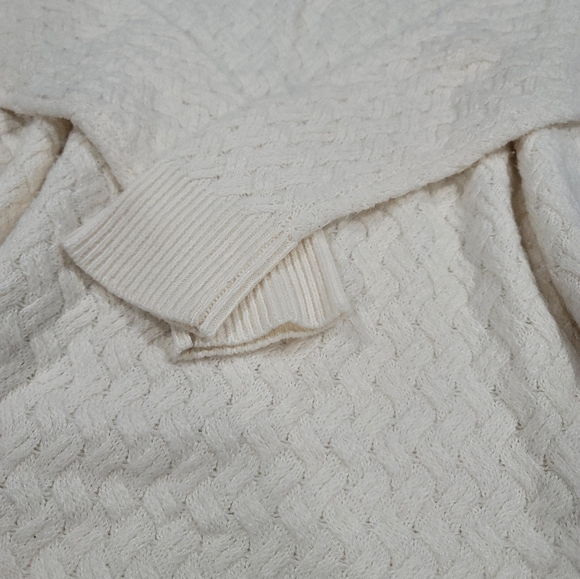 Elegant Cream Sweater Vince Camuto r, petite size M, 57% cotton, turtleneck - Picture 3 of 8
